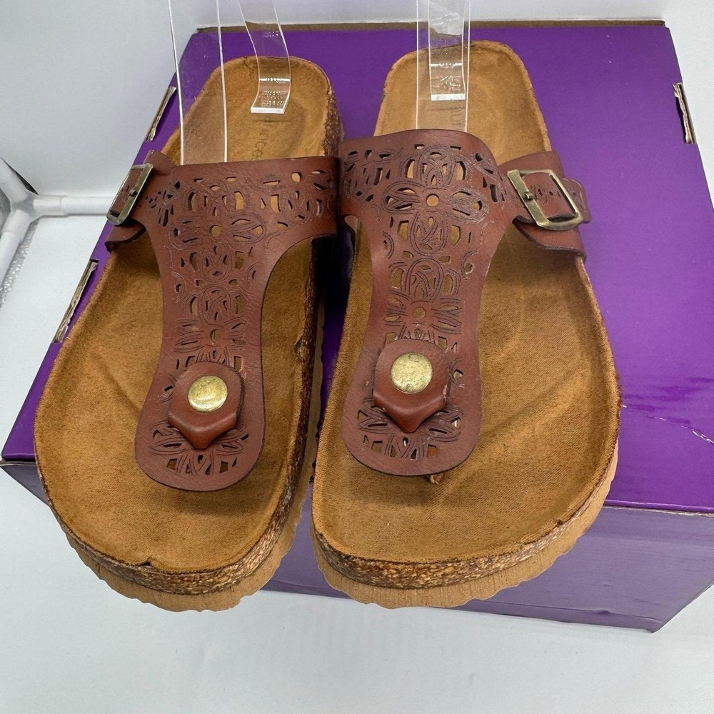 Maurices Vanessa Medallion Thong Sandals Brown Cork Footbed Comfort Womens Size6